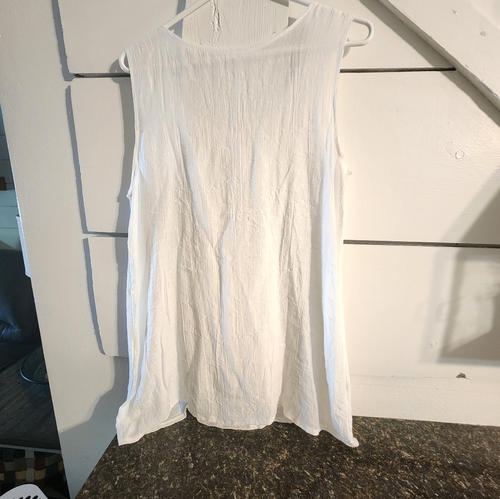 Xxl no brand white sleeveless top - Picture 2 of 3